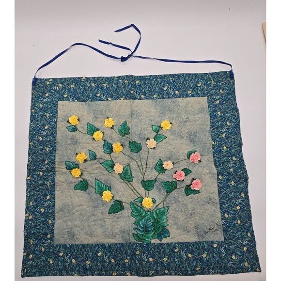 Handmade Quilted Wall Hanging With 3D Floral Design & Ties 29.5" X 29.5" - Picture 1 of 6